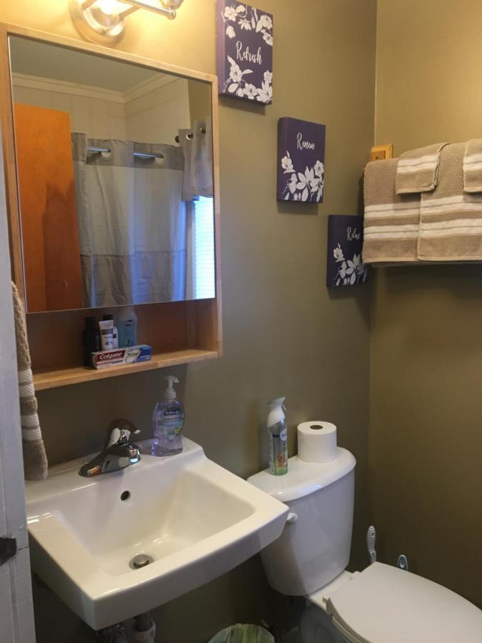 Home Away From Home, Recently Renovated North Troy Экстерьер фото